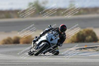 media/Nov-16-2025-Race Pace (Sun) [[8c5fa54630]]/Non Verified Riders (1st 20 Minutes)/1-Turn 14 (10am)/